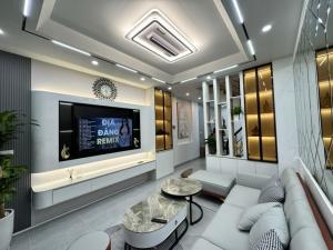 TRUNG TÂM QUẬN THANH XUÂN - Ô TÔ VÀI CHỤC BƯỚC - 5 TẦNG - 5 -NGỦ - SỔ VUÔNG - FULL NỘI THẤT - Ở NGAY.