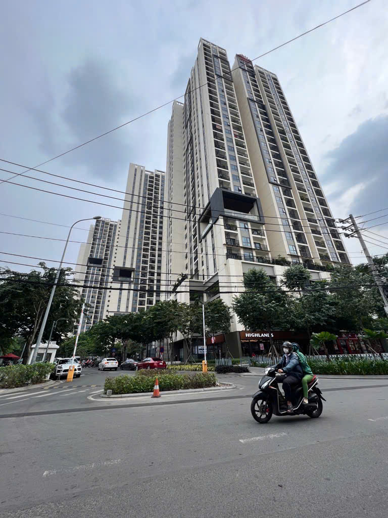 GẤP! KHU HIẾM NHÀ BÁN – HẺM XE HƠI – CÁCH MẠNG THÁNG 8 – HÀNG XÓM HÀ ĐÔ – Q10 – DTSD 238M² CHỈ 22.X TỶ