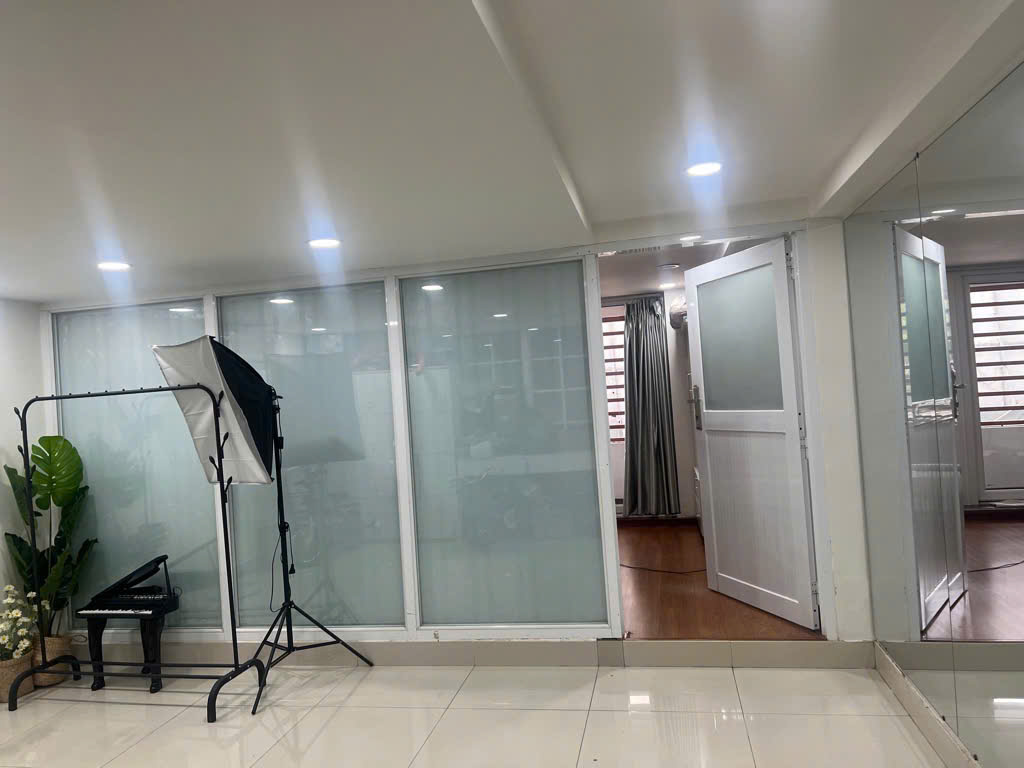 GẤP! KHU HIẾM NHÀ BÁN – HẺM XE HƠI – CÁCH MẠNG THÁNG 8 – HÀNG XÓM HÀ ĐÔ – Q10 – DTSD 238M² CHỈ 22.X TỶ