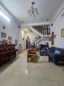 Bán nhà 2MT trước sau,nhà đẹp vào ở ngay khu Bàu Cát-đường Đồng Đen.