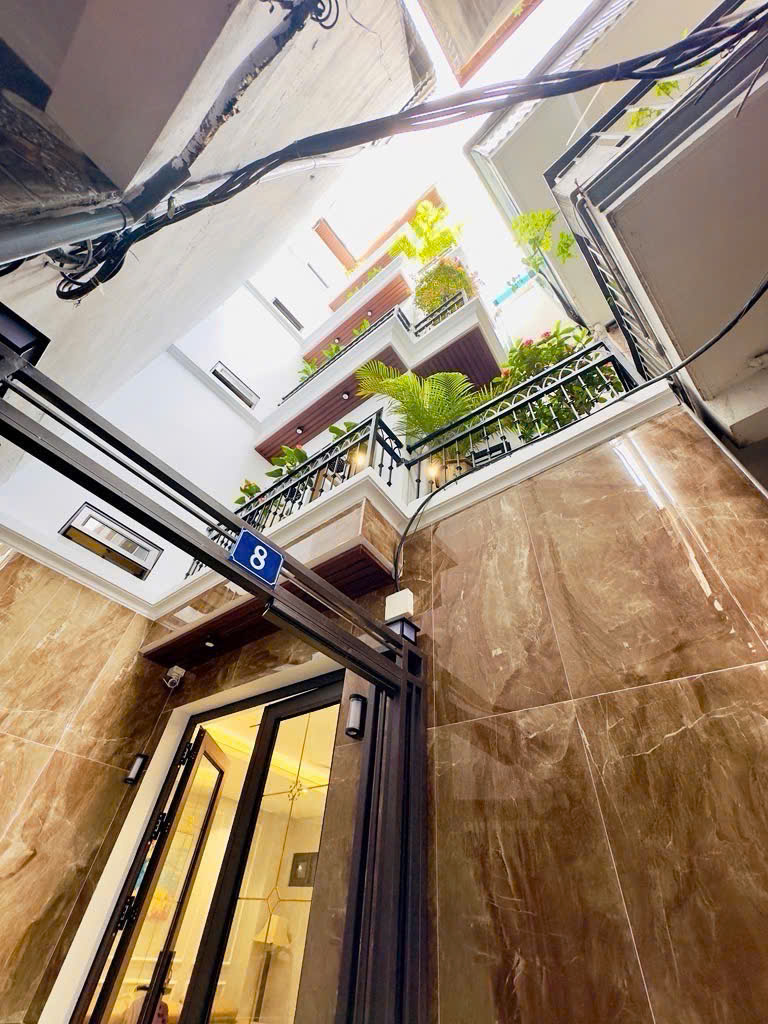 HAI BÀ TRƯNG - PHÂN LÔ Ô TÔ ĐỖ CỬA - NGÕ THÔNG KINH DOANH VĂN PHÒNG HỢP LÝ