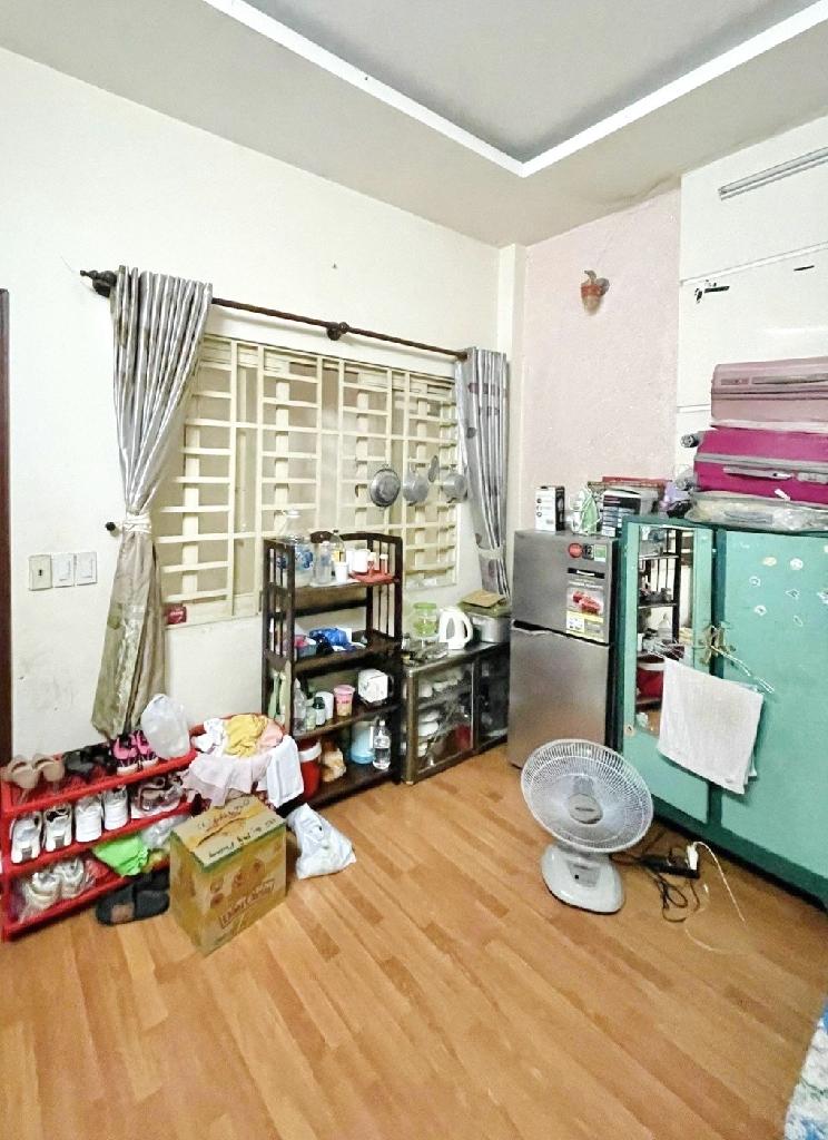 Nhà MT Trần Văn Danh 4 tầng cạnh nhà ga T3