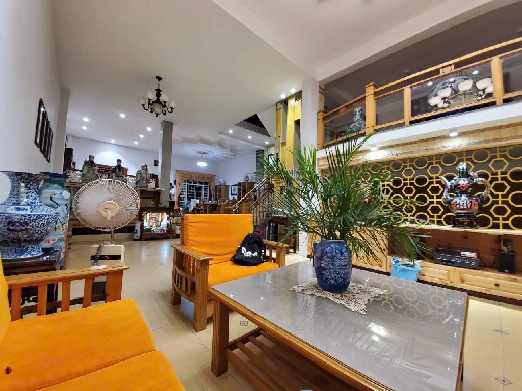 BIỆT THỰ NHÀ VƯỜN – ngang 8m dài 20m 5 tầng Sân vườn Đường 12m View Sông. Thủ Đức