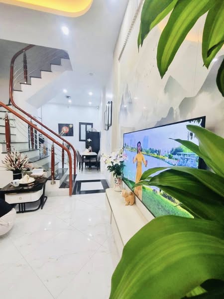 NHÀ ĐẸP HOÀNG MAI, TẶNG FULL NỘI THẤT, SỔ NỞ HẬU