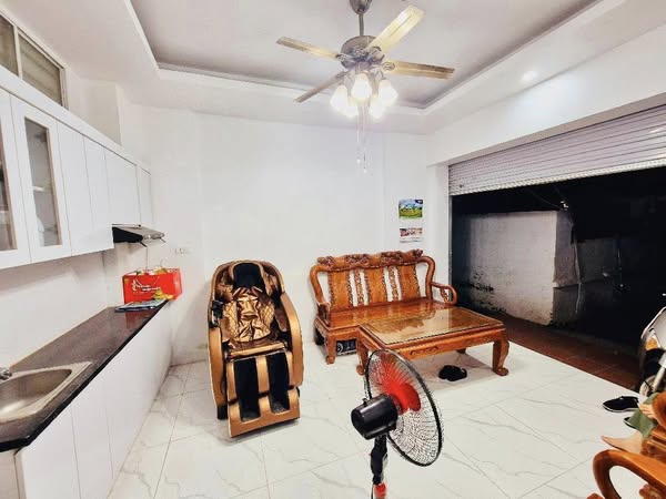 NHÀ ĐẸP 4 NGỦ SỔ CHUNG 3 NHÀ NHỈNH 4 TỶ