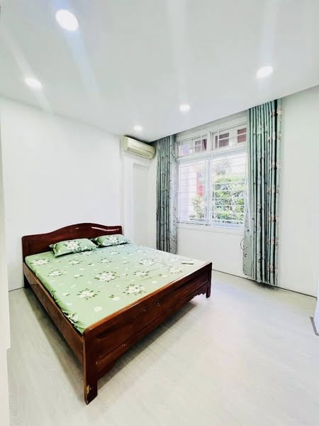 NHÀ ĐẸP 4 NGỦ SỔ CHUNG 3 NHÀ NHỈNH 4 TỶ