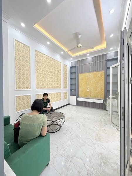 HIẾM - Ô TÔ ĐỖ CỔNG - 1 NGOẶT RA PHỐ - NHÀ DÂN XÂY KIÊN CỐ - ĐẦY ĐỦ NỘI THẤT - 3 NGỦ - GIÁ THƯƠNG LƯỢNG 6,05 TỶ