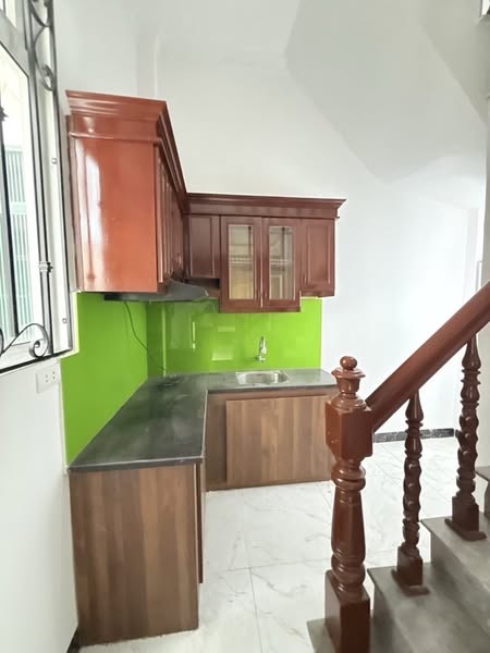 HIẾM - Ô TÔ ĐỖ CỔNG - 1 NGOẶT RA PHỐ - NHÀ DÂN XÂY KIÊN CỐ - ĐẦY ĐỦ NỘI THẤT - 3 NGỦ - GIÁ THƯƠNG LƯỢNG 6,05 TỶ