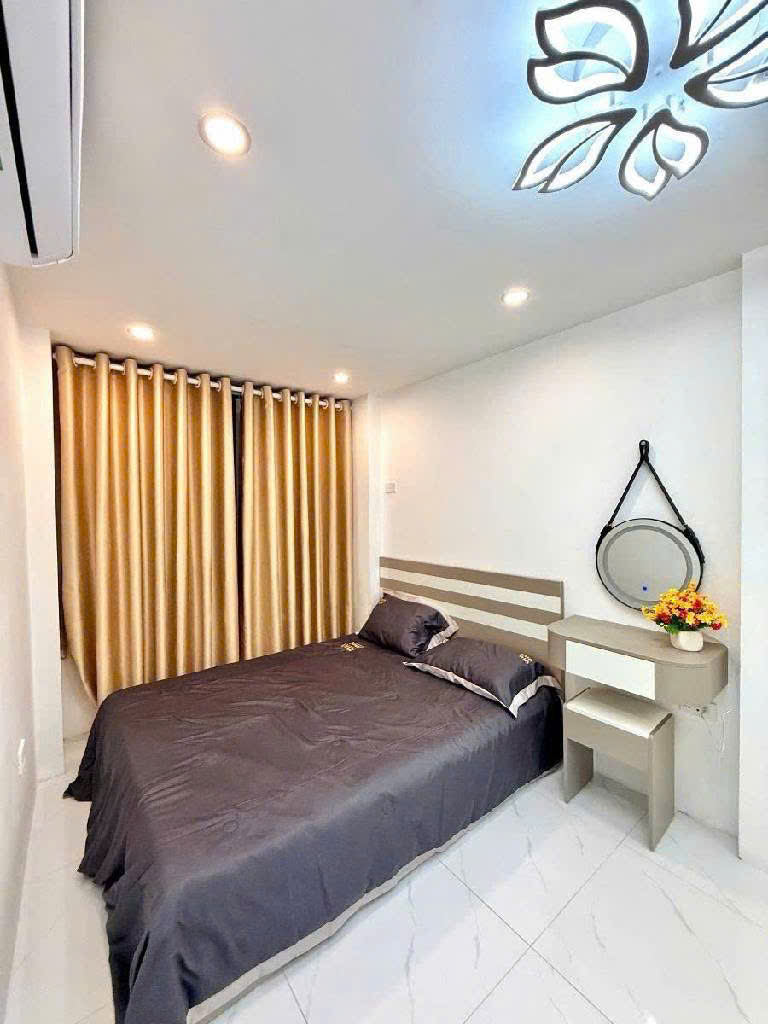 NHÀ ĐẸP TRƯƠNG ĐỊNH, NỞ HẬU- VỪA TIỀN - Ở NGAY - GẦN TRƯỜNG ĐẠI HỌC BỆNH VIỆN