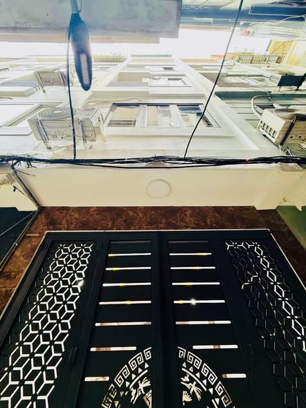 Nhà Dân xây 4 tầng, Hoàng Mai. Tiện ích bạt ngàn  Diện tích sử dụng: 36m² x 4 phòng ngủ