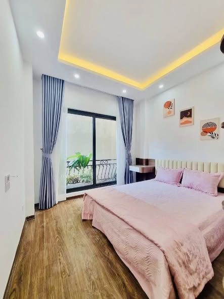 Nhà Dân xây 4 tầng, Hoàng Mai. Tiện ích bạt ngàn  Diện tích sử dụng: 36m² x 4 phòng ngủ