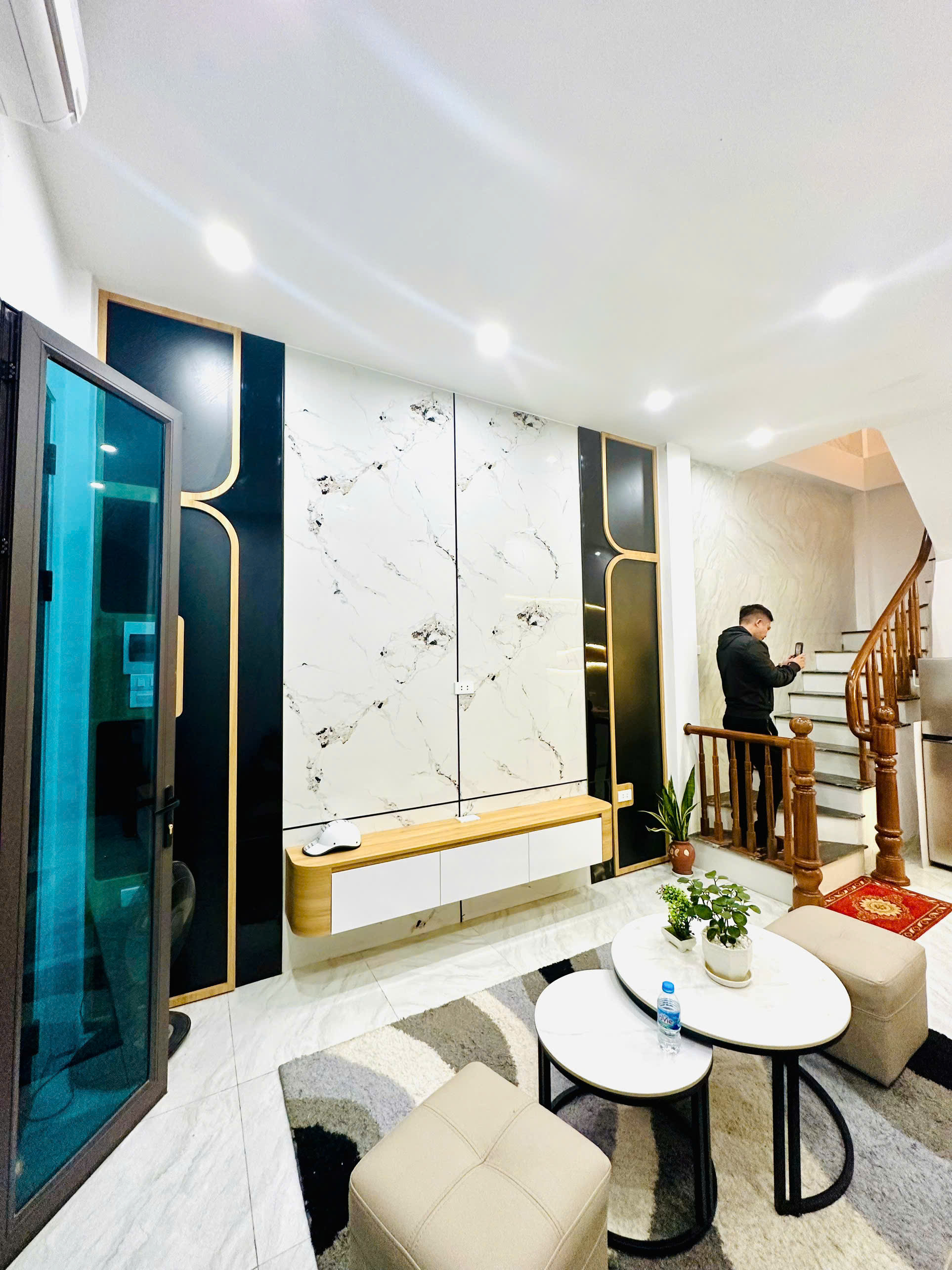 NHÀ ĐẸP FULL NỘI THẤT VỀ Ở LUÔN - HÀNG XÓM HỒ ĐỀN LỪ - HOÀNG MAI