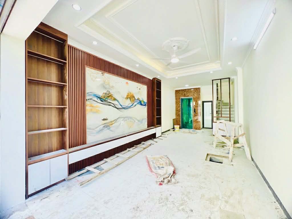 QUẬN HOÀNG MAI - LÔ GÓC 5 TẦNG THANG MÁY - NGÕ THÔNG KINH DOANH SẦM UẤT - Ô TÔ NGỦ TRONG NHÀ