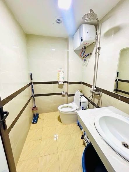 Nhà Dân xây Hoàng Mai. An ninh tốt, gần chợ, trường các cấp Trần Phú - Vừa ở vừa cho thuê