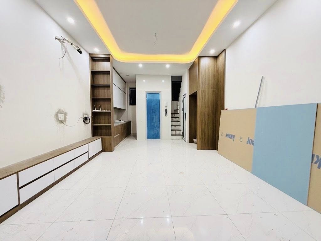 30M RA MẶT PHỐ GIẢI PHÓNG - 5 TẦNG THANG MÁY CHẠY VÙ VÙ - KHÔNG QH - TƯƠNG LAI CÁCH MẶT PHỐ VÀI MÉT