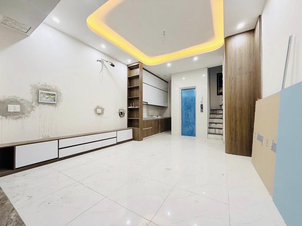 30M RA MẶT PHỐ GIẢI PHÓNG - 5 TẦNG THANG MÁY CHẠY VÙ VÙ - KHÔNG QH - TƯƠNG LAI CÁCH MẶT PHỐ VÀI MÉT