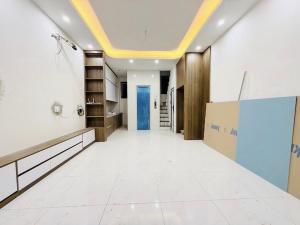 30M RA MẶT PHỐ GIẢI PHÓNG - 5 TẦNG THANG MÁY CHẠY VÙ VÙ - KHÔNG QH - TƯƠNG LAI CÁCH MẶT PHỐ VÀI MÉT