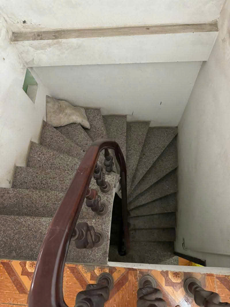 BÁN GẤP