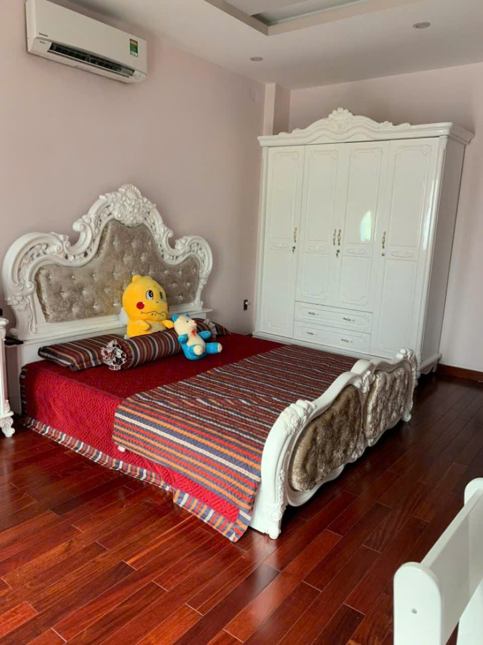 Bán nhà 4 tầng, 65m2, gần Nguyễn Văn Quá, Quận 12, chỉ trên 8 tỷ.
