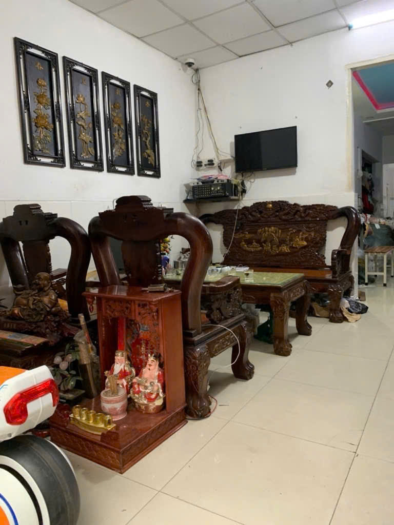 Bán gấp nhà 2 tầng, Quận 12, 76m2, gần Nguyễn Văn Quá, giá chỉ trên 4 tỷ.