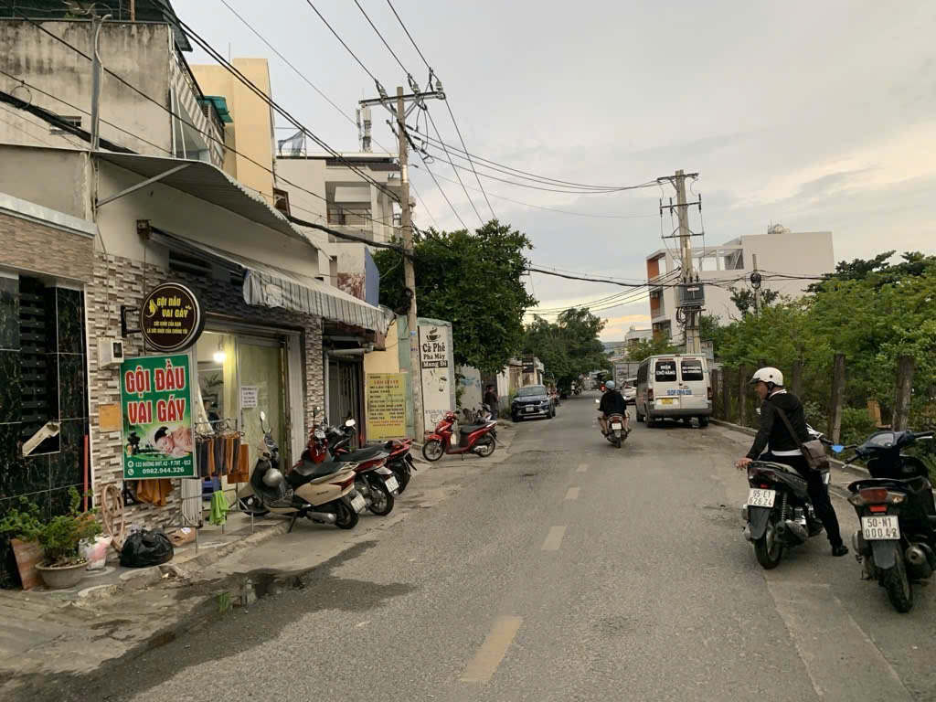 Chính chủ bán nhà 76m2, 2 tầng, mặt tiền 4.7m, Quận 12, giá 4.x tỷ.