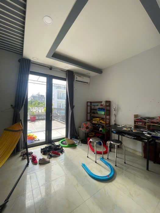 Bán gấp nhà 3 tầng đúc thật, 100m2, mặt tiền 4m, đường Thạnh Lộc 31, Quận 12, giá đầu tư, nhỉnh 7 tỷ.