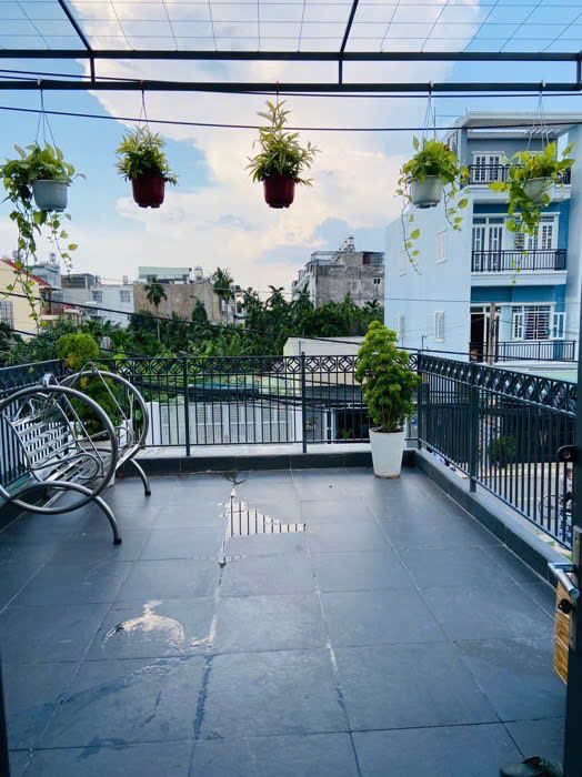 Bán gấp nhà 3 tầng đúc thật, 100m2, mặt tiền 4m, đường Thạnh Lộc 31, Quận 12, giá đầu tư, nhỉnh 7 tỷ.