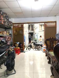 Nhà 2 tầng mới đẹp, 76m2, mặt tiền 4.7m, đường Đông Hưng Thuận 42, Quận 12, giá 4.x tỷ.