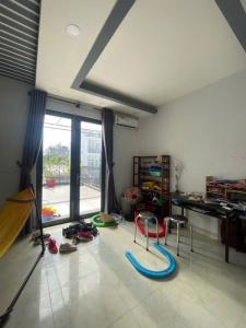 Bán gấp nhà 3 tầng đúc thật, 100m2, mặt tiền 4m, đường Thạnh Lộc 31, Quận 12, giá đầu tư, nhỉnh 7 tỷ.