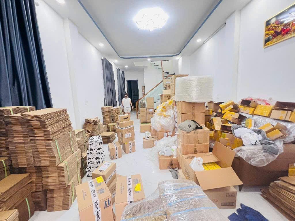 CHỦ NHIỆT BÁN- GIẢM SÂU 600 TRIỆU, CHỈ 8,6 TỶ- NHÀ GÓC 2 MẶT TIỀN, 3 TẦNG- KHU VIP TAM BÌNH, THỦ ĐỨC