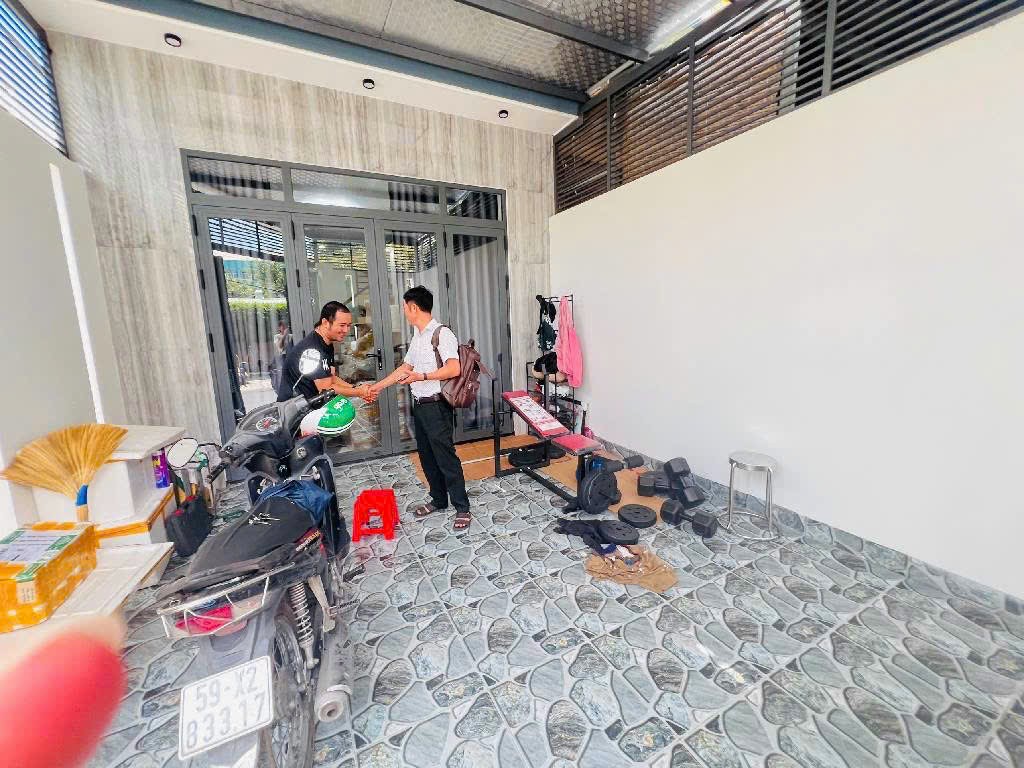 CHỦ NHIỆT BÁN- GIẢM SÂU 600 TRIỆU, CHỈ 8,6 TỶ- NHÀ GÓC 2 MẶT TIỀN, 3 TẦNG- KHU VIP TAM BÌNH, THỦ ĐỨC