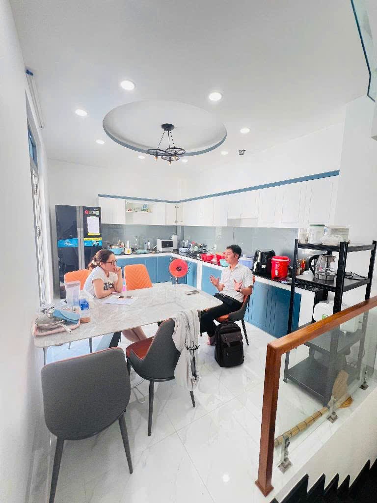 CHỦ NHIỆT BÁN- GIẢM SÂU 600 TRIỆU, CHỈ 8,6 TỶ- NHÀ GÓC 2 MẶT TIỀN, 3 TẦNG- KHU VIP TAM BÌNH, THỦ ĐỨC