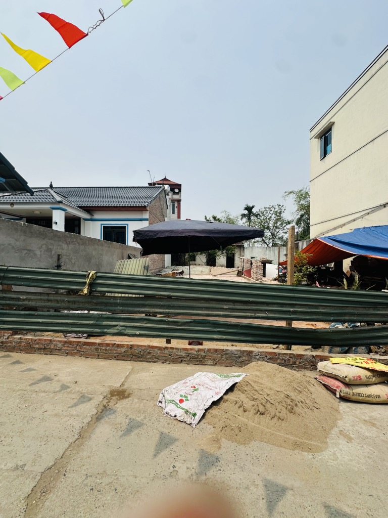 PHÂN LÔ VUÔNG VẮN – THIẾT ÚNG – Ô TÔ 7 CHỖ – 3 BƯỚC RA HỒ – TRUNG TÂM LÀNG – TIỀM NĂNG TĂNG GIÁ