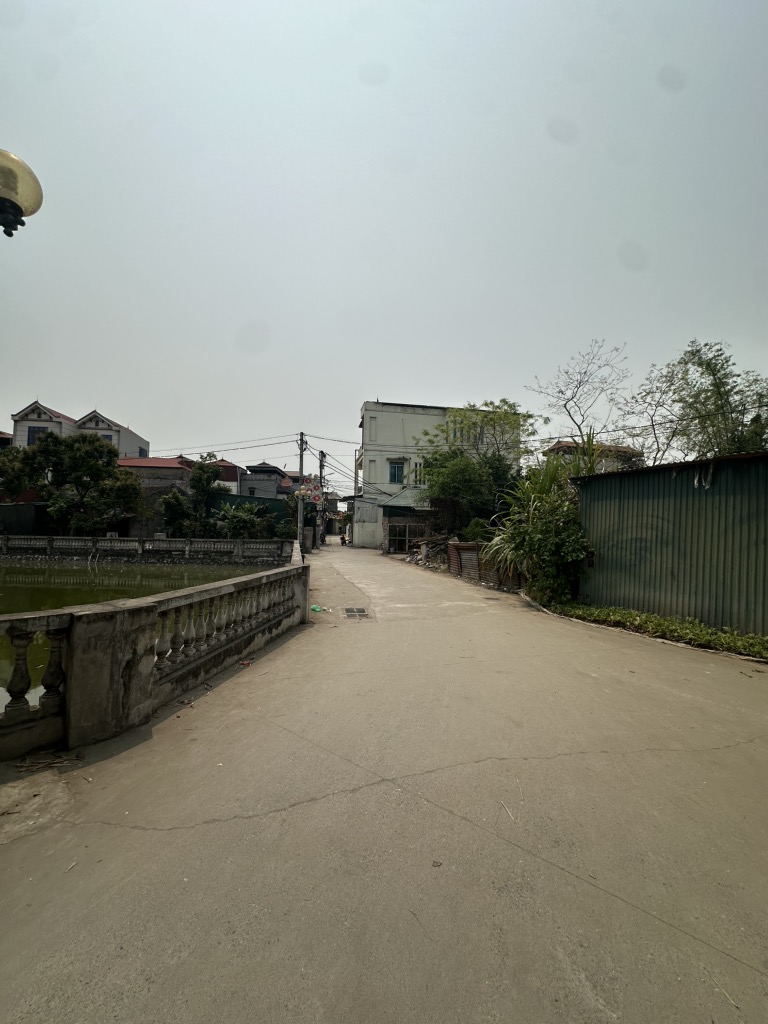 PHÂN LÔ VUÔNG VẮN – THIẾT ÚNG – Ô TÔ 7 CHỖ – 3 BƯỚC RA HỒ – TRUNG TÂM LÀNG – TIỀM NĂNG TĂNG GIÁ