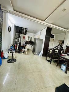 Bán nhà ngõ ba gác đường Yên Sở, 70m2, 5T, 15.2 tỷ