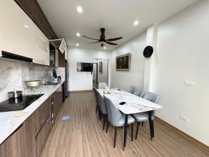 Bán nhà mặt phố Lương Yên, 50m2, 13.2 tỷ