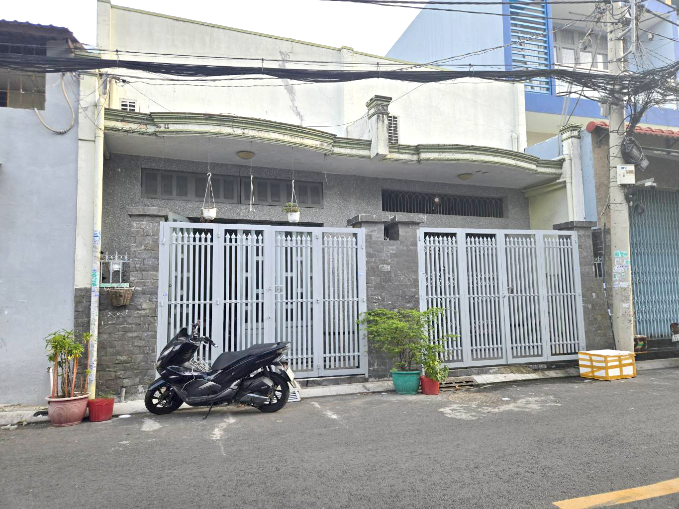 Bán nhà HXH Long Bình Quận 9, 93m2 ngang 9.5m tiện xây mới, , vị trí đắc địa, chỉ 7 tỷ TL