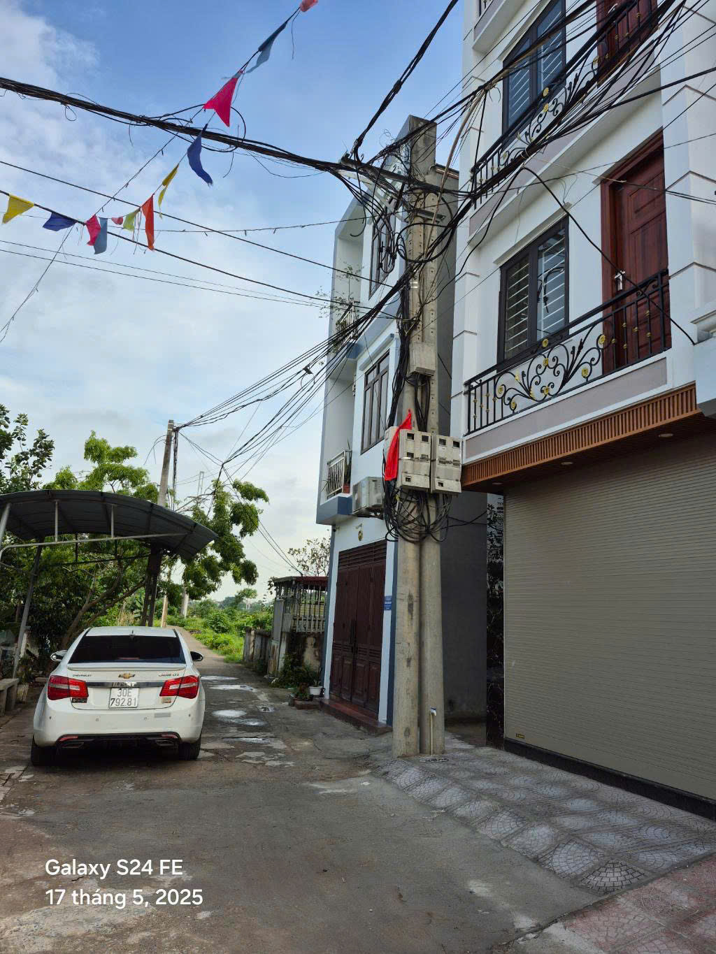Bán nhà Mới Toanh chỉ việc sách vali về ở
