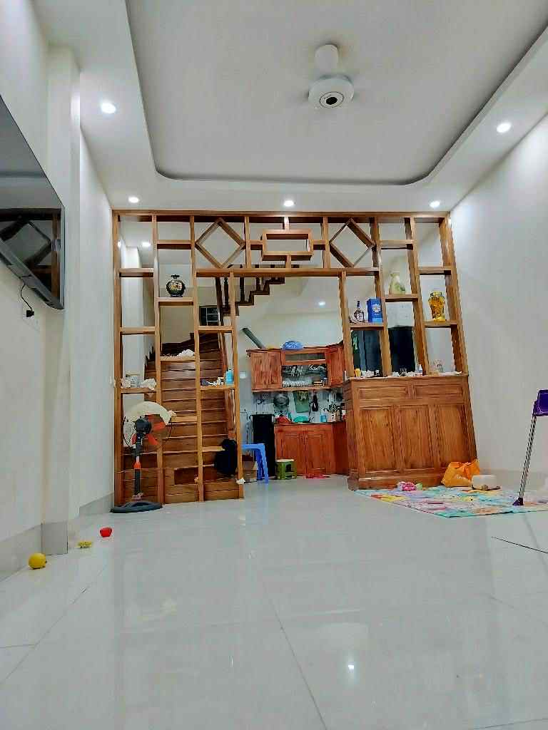 Bán nhà Mỹ Đình 1 - Diện tích - 5T x 6.3 Tỷ - full nội thất - gần ô tô