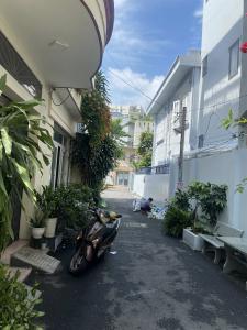 Bán nhà đẹp đường số 7, Đình Phong Phú – 77m², 3PN, 1 phòng thờ, 3WC, giá tốt quanh 8tỷ