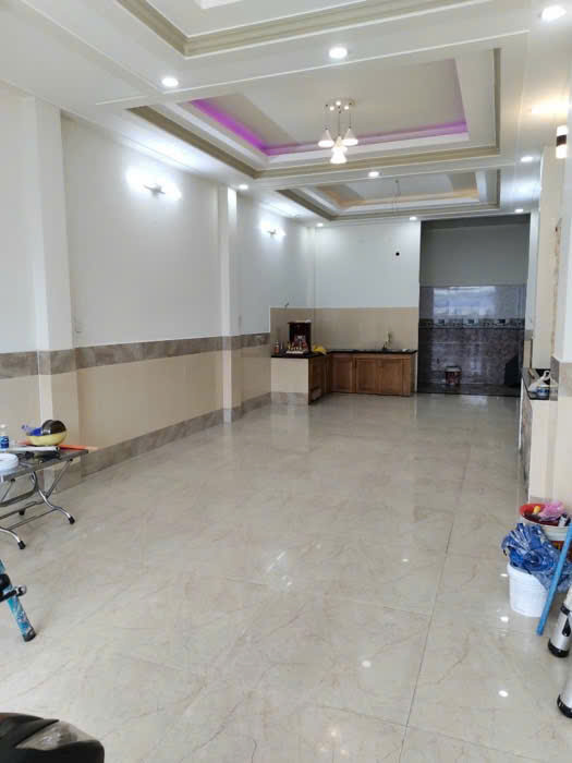 Bán nhà 5 tầng BTCT kiên cố 4.3 x 15, mặt tiền đường Thới An 30m, Quân 12, chỉ 8.95 tỷ