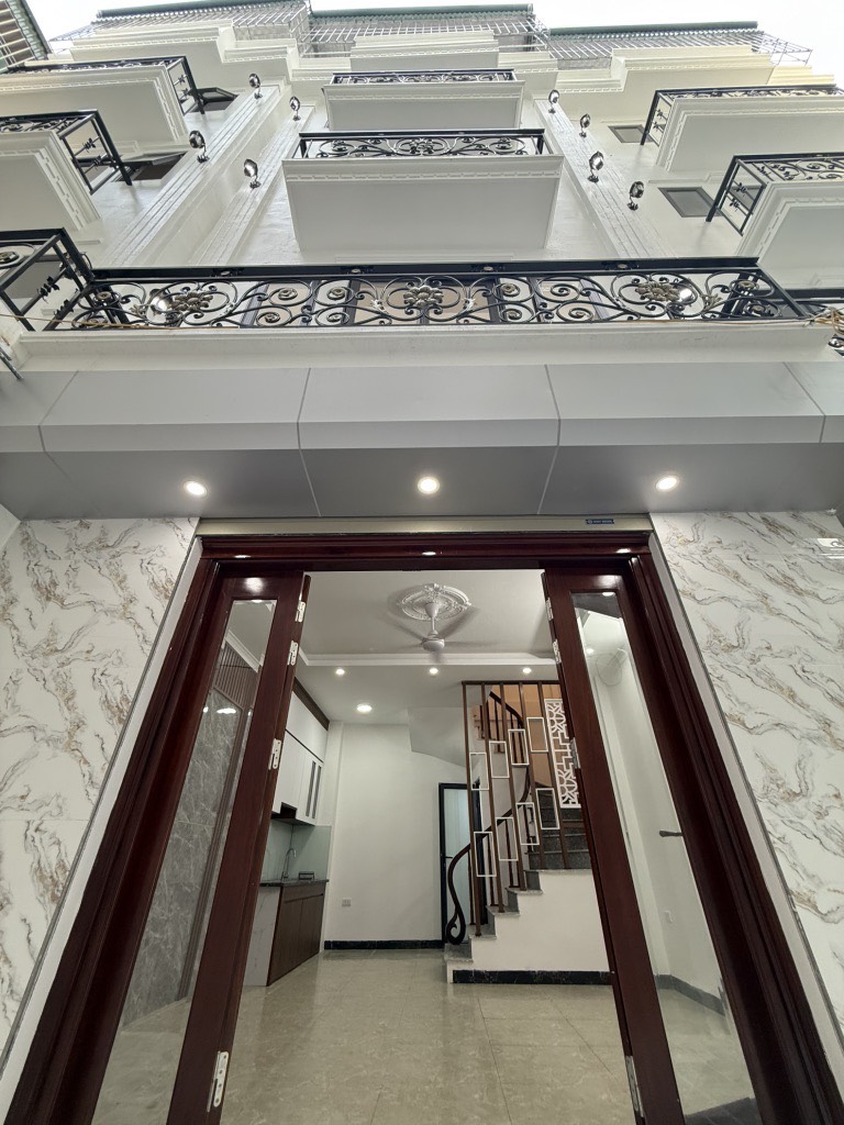 { Bán gấp } Bán nhà đẹp đại từ, nhà chính chủ ,gần phố, đủ công năng,nội thất xịn xò