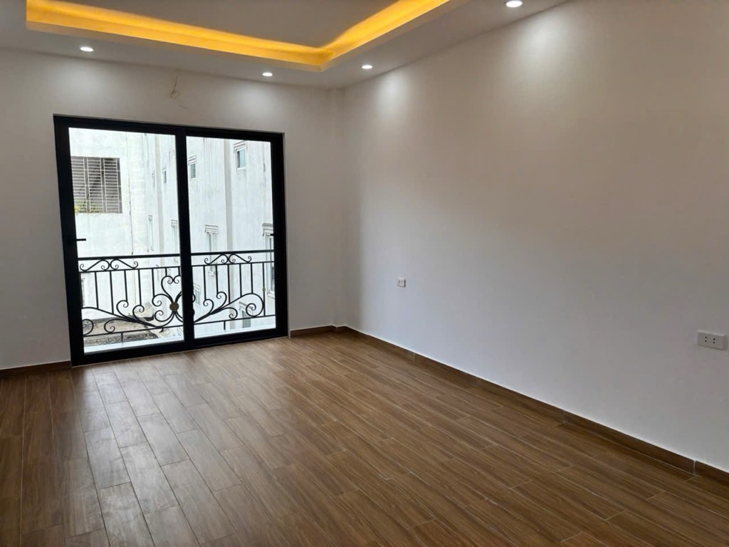 { Bán gấp } Bán nhà đẹp đại từ, nhà chính chủ ,gần phố, đủ công năng,nội thất xịn xò