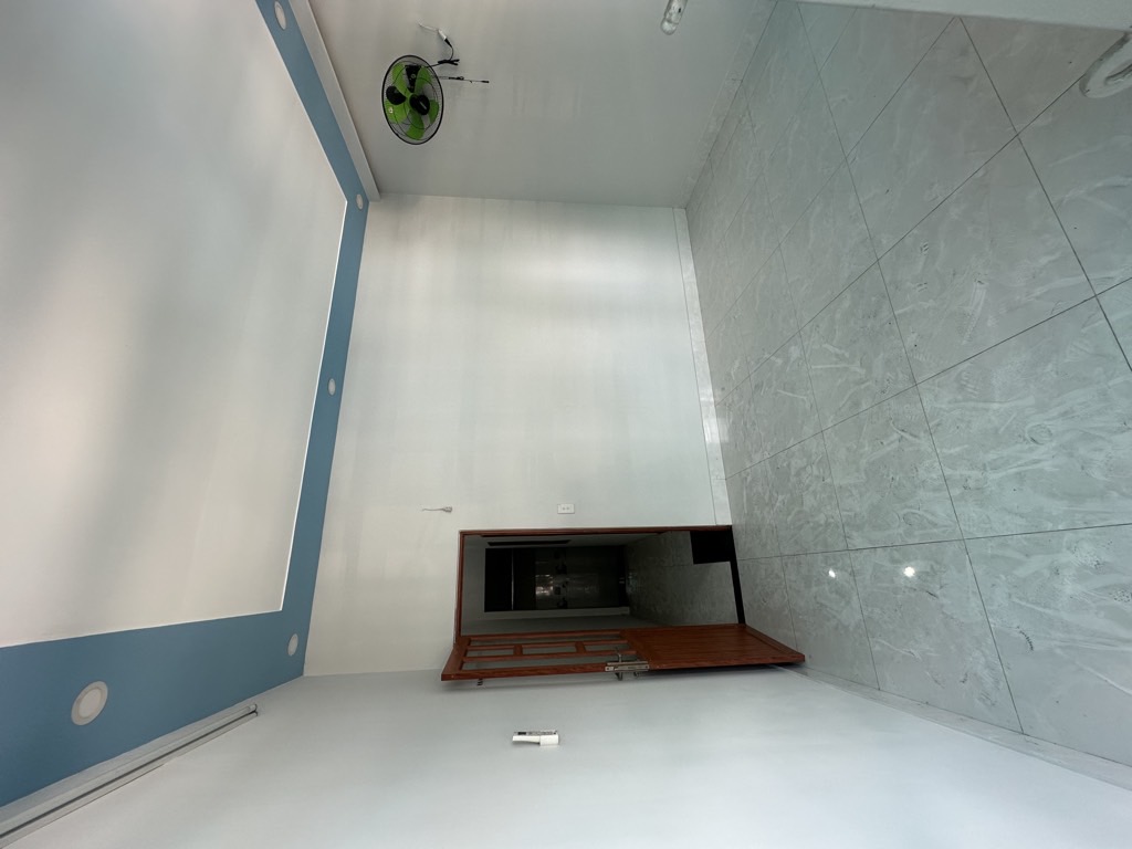 BÁN NHÀ GẦN MẶT TIỀN ĐƯỜNG LÊ VĂN KHƯƠNG - HẺM OTO, 2 SẸC DỄ TÌM - DÂN TRÍ TỐT - 2 TẦNG - 4×10- 3,2 TỶ.