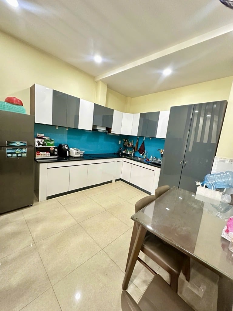 Nhà mới Tôn Đản - gần khu ẩm thực Vĩnh Khánh - giá chỉ 6.5 tỷ