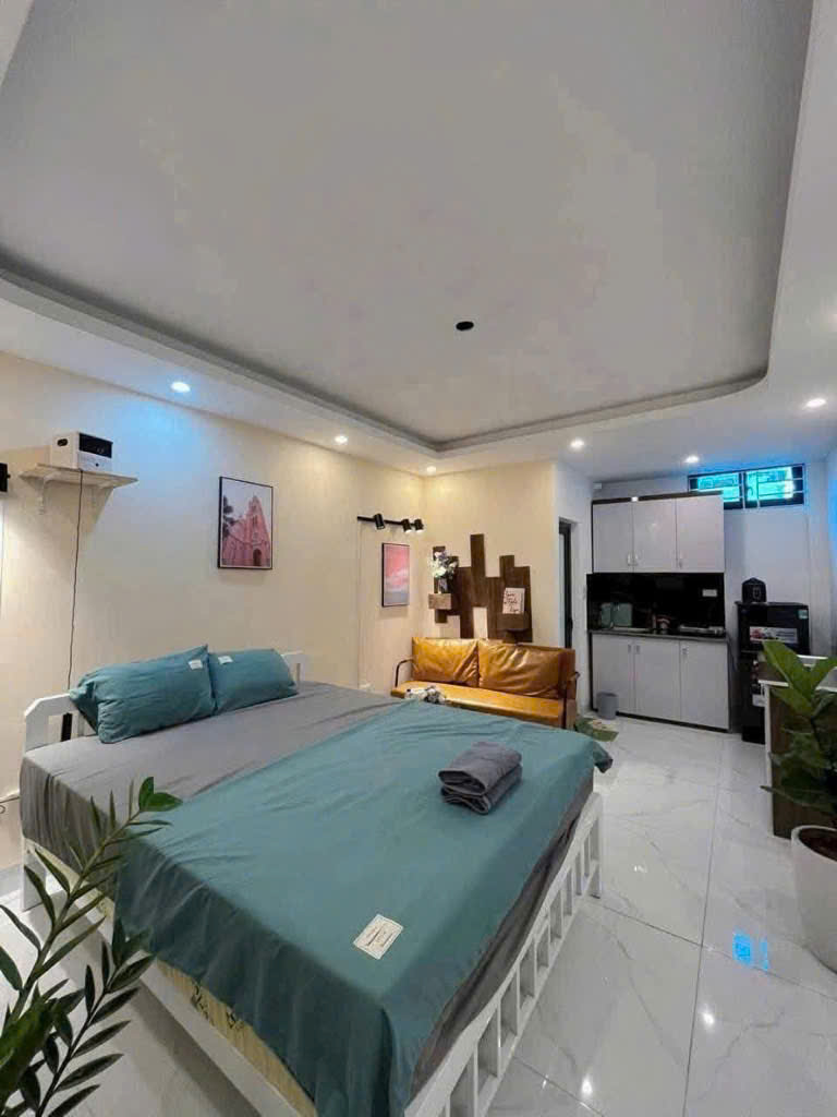 BÁN CHUNG CƯ MINI 7 TẦNG NGUYỄN KHÁNH TOÀN-NHÀ DÒNG TIỀN HIỆU SUẤT CAO -Cách mặt phố Nguyễn Khánh Toàn 200m -Đầy đủ tiện nghi, đảm bảo an toàn PCCC