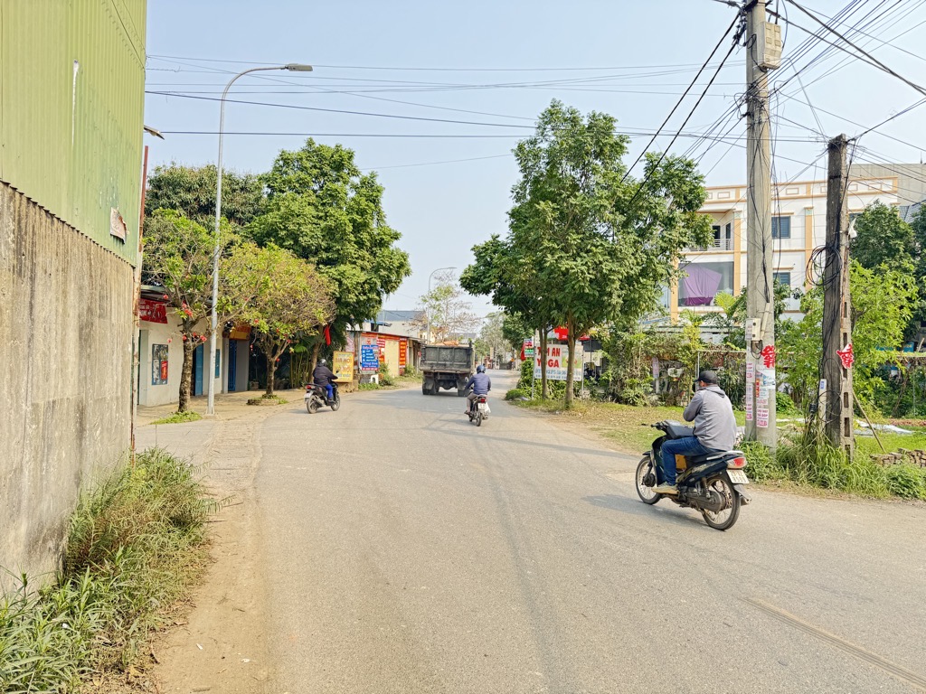 SẴN NHÀ 3 TẦNG Ở NGAY - KHỔ ĐẤT ĐẸP MẶT TIỀN RỘNG – TRUNG GIÃ SÓC SƠN