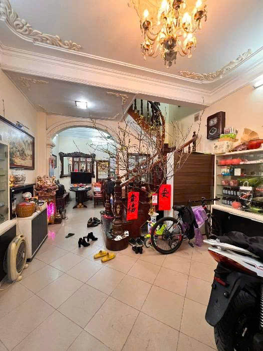 BÁN NHÀ LẠC LONG QUÂN VỊ TRÍ ĐẮC ĐỊA GIÁ CHỈ 8.6 TỶ