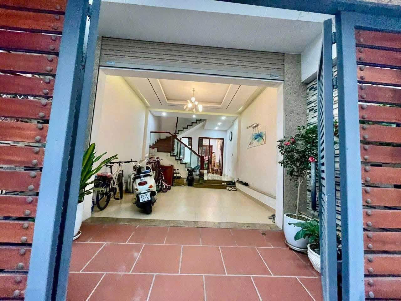 BÁN GẤP NHÀ CỔ NHUẾ