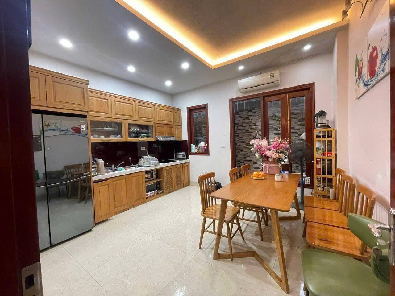 BÁN GẤP NHÀ CỔ NHUẾ